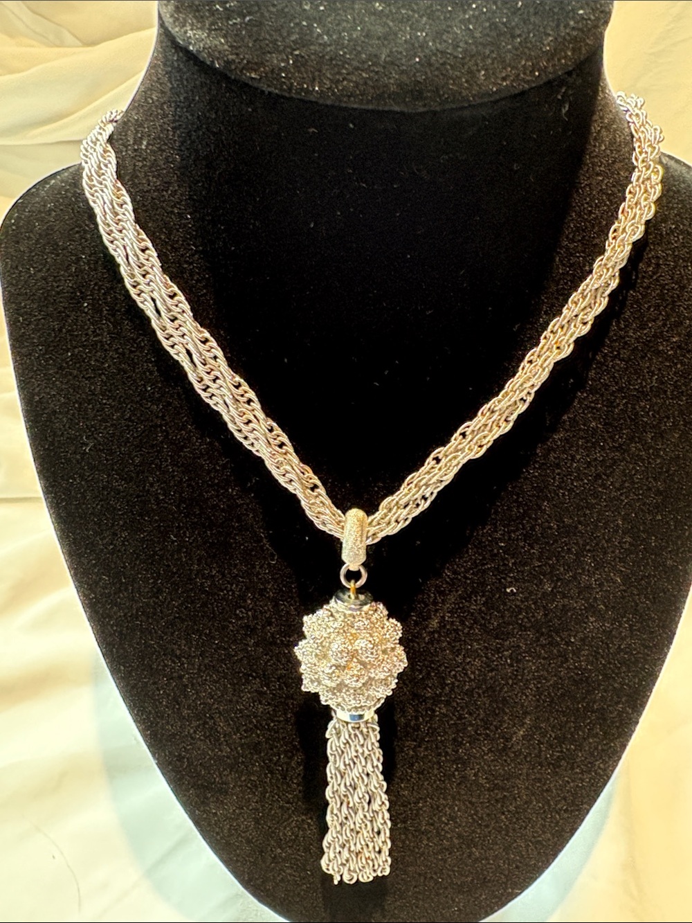Vintage Elegant Silver-Tone Braided Chain Necklace with Crystal Tassel Pendant